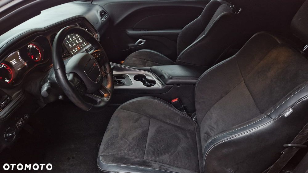 Dodge Challenger 5.7 R/T - 19