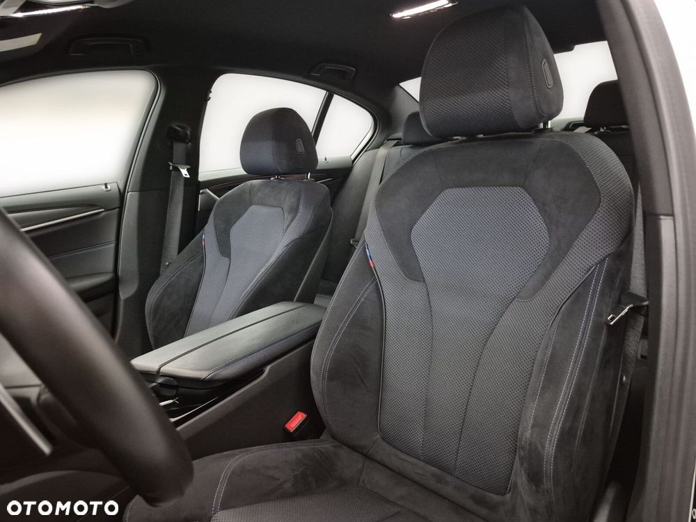 BMW Seria 5 520d xDrive M Sport sport - 13