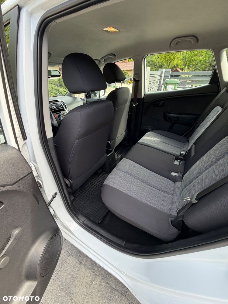 Kia Venga 1.4 L - 8