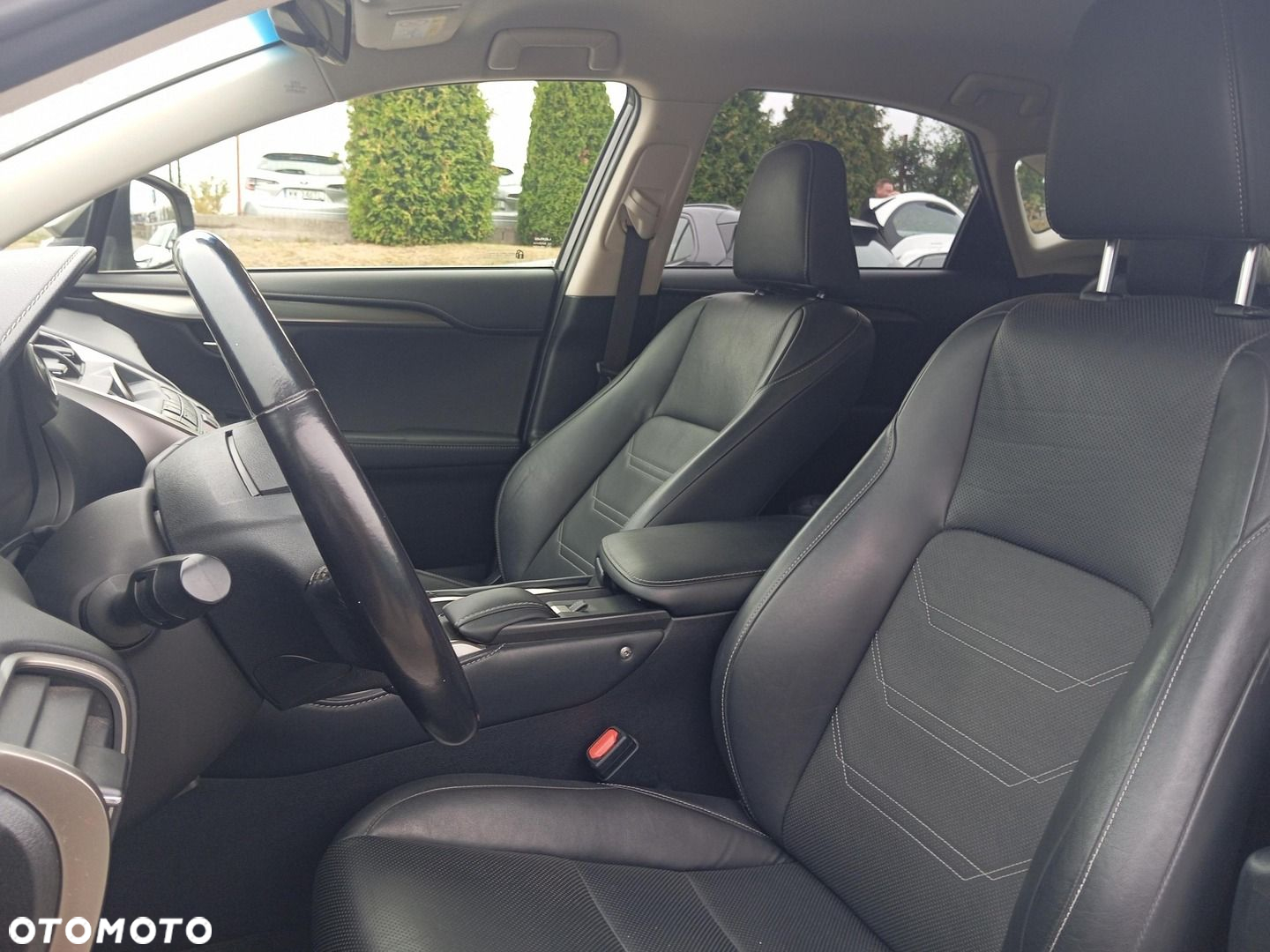 Lexus NX 300h Comfort AWD - 19