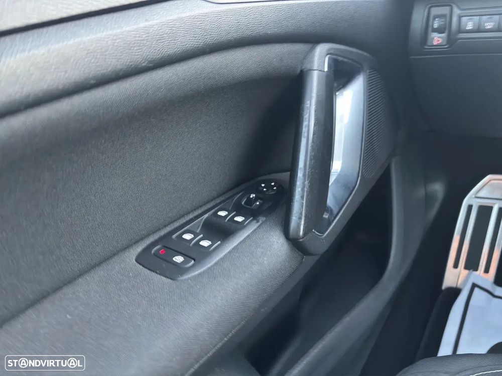 Peugeot 308 1.6 BlueHDi Style J17 - 12