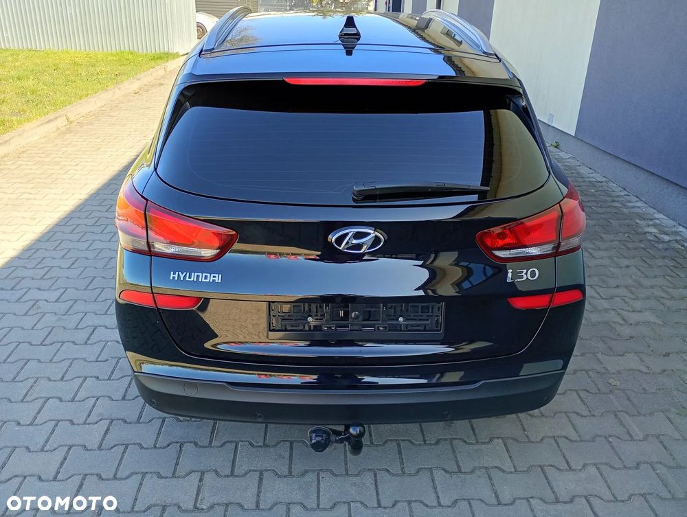 Hyundai i30 1.6 CRDI DCT Intro - 3