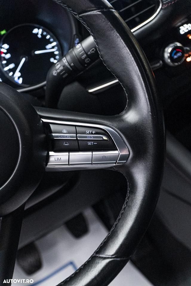 Mazda 3 e-SKYACTIV-G 2.0 M HYBRID 150 SELECTION - 27