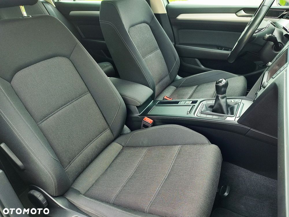 Volkswagen Passat Variant 2.0 TDI (BlueMotion Technology) Highline - 36