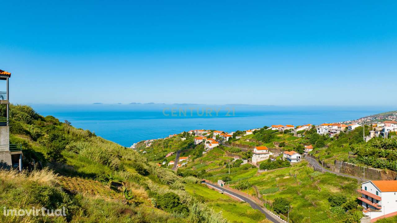 Terreno Espaçoso e Ensolarado no Lombo de Atouguia, Calheta - Grande imagem: 2/21
