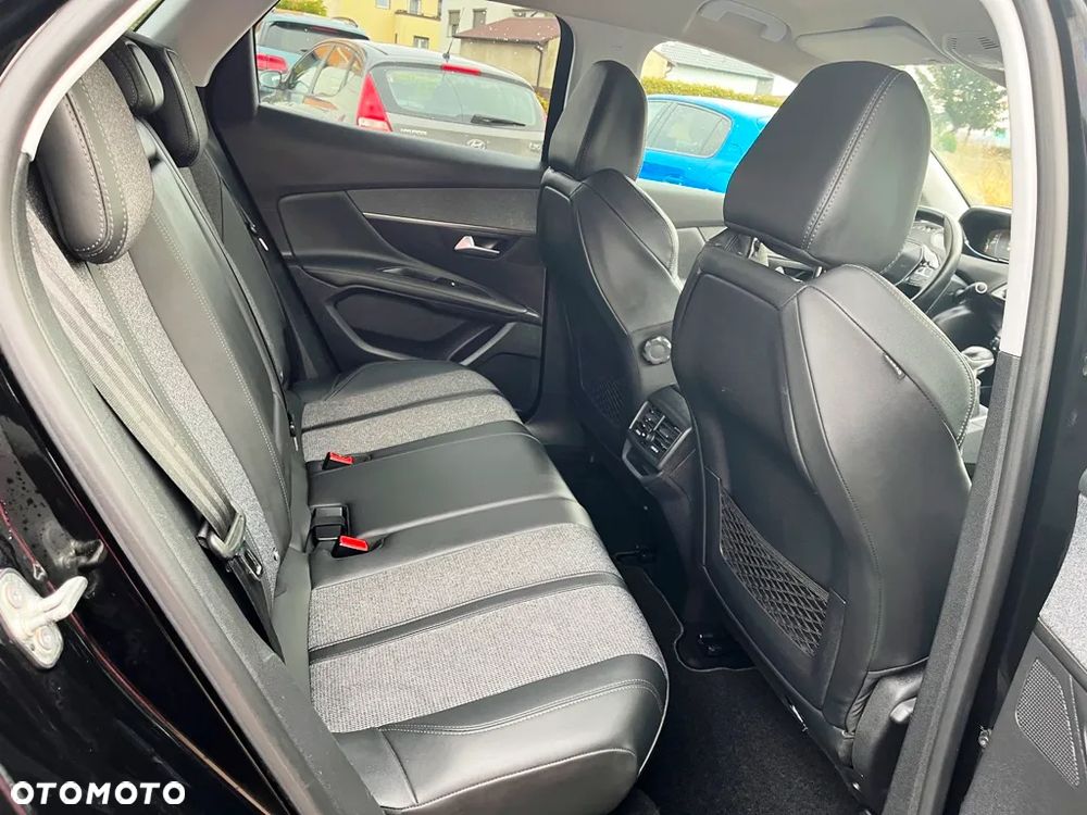 Peugeot 3008 1.2 PureTech Allure S&S - 6