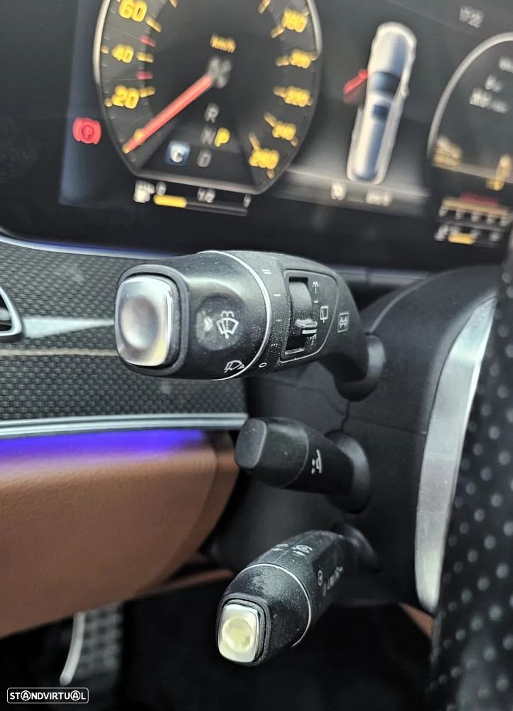 Mercedes-Benz E 220 d AMG Line - 38