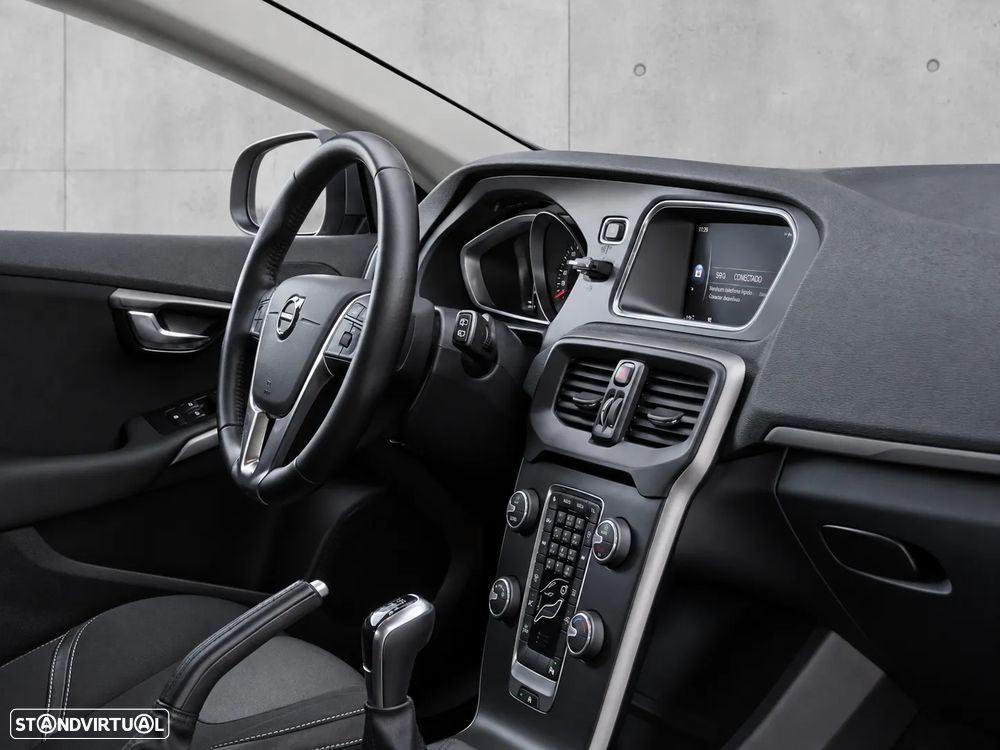 Volvo V40 2.0 D3 Momentum - 26
