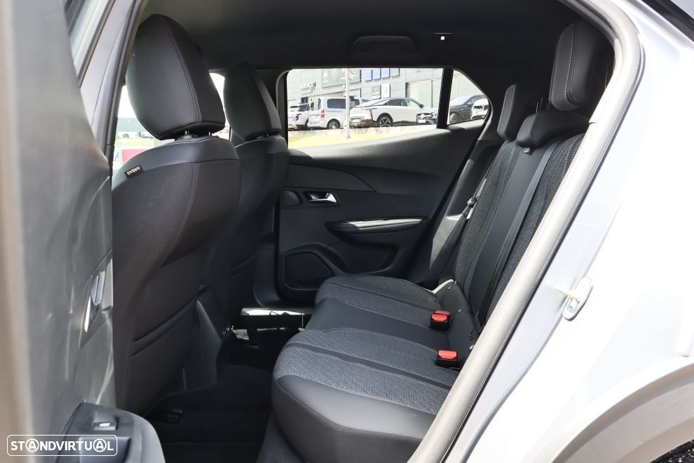 Peugeot 2008 1.2 Allure - 16