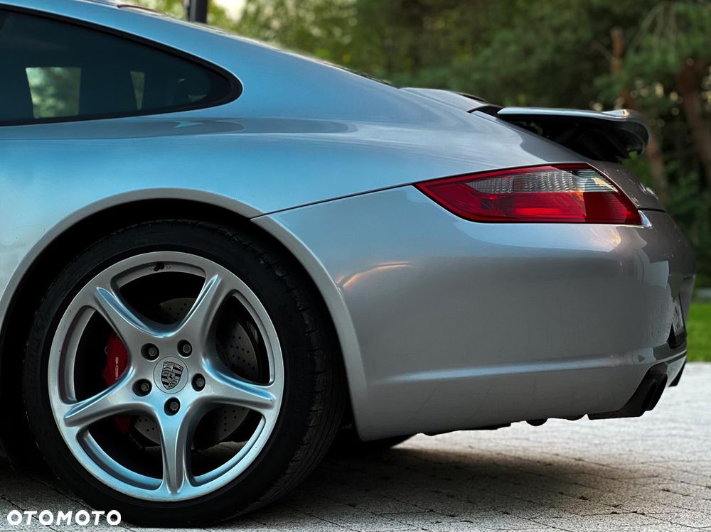 Porsche 911 Carrera 4 S - 22