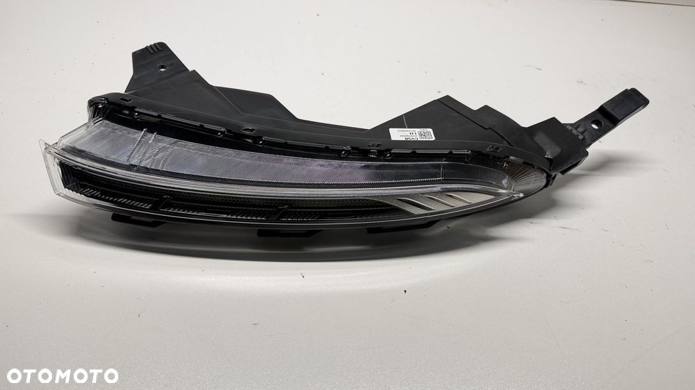 LAMPA LEWA PRZEDNIA GÓRNA HYUNDAI BAYON NOWA OEM  92207Q0500 - 1