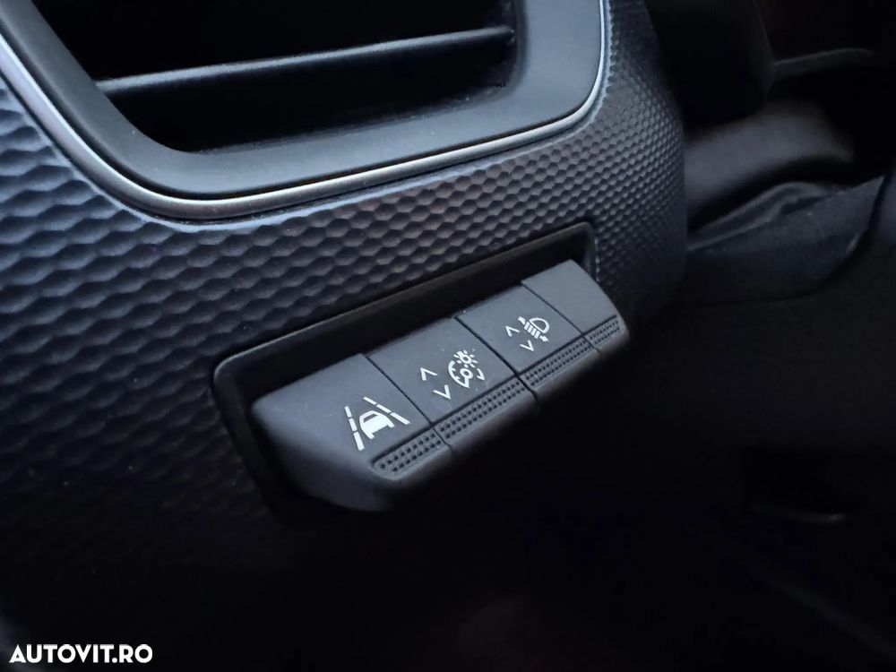 Renault Arkana E-TECH 145 Evolution - 30