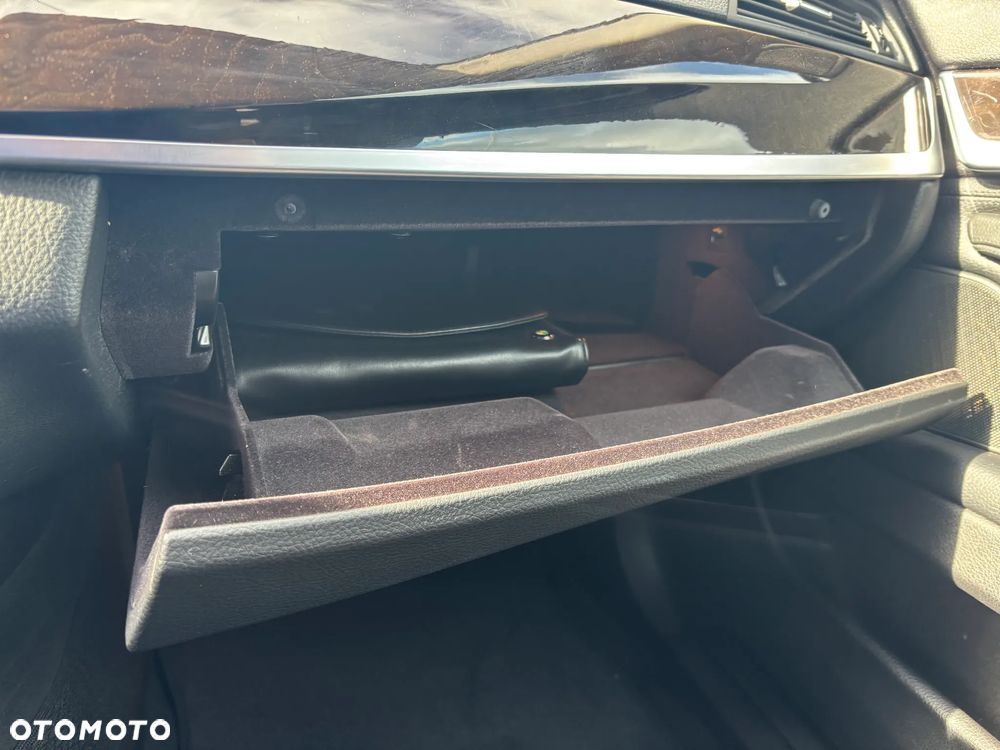 BMW Seria 5 528i - 16