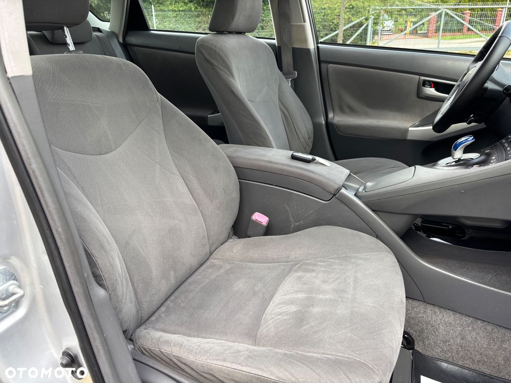 Toyota Prius - 15