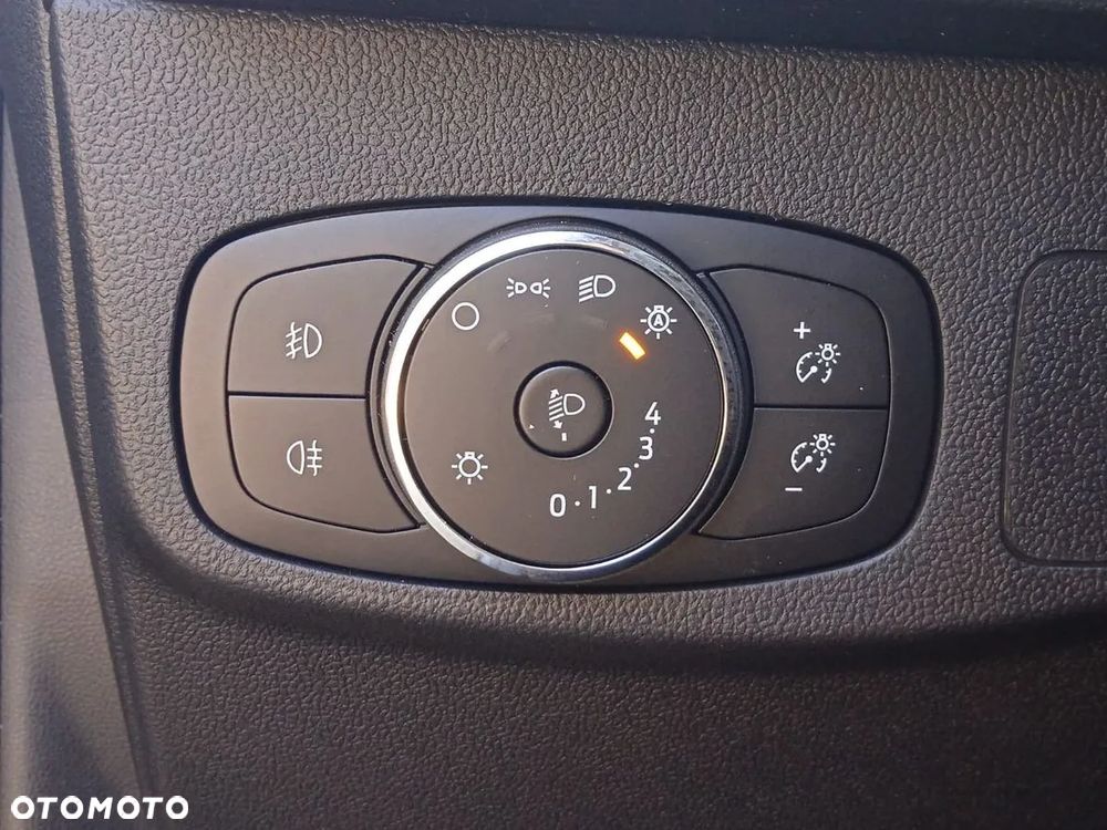 Ford Focus 1.0 EcoBoost Titanium X - 32