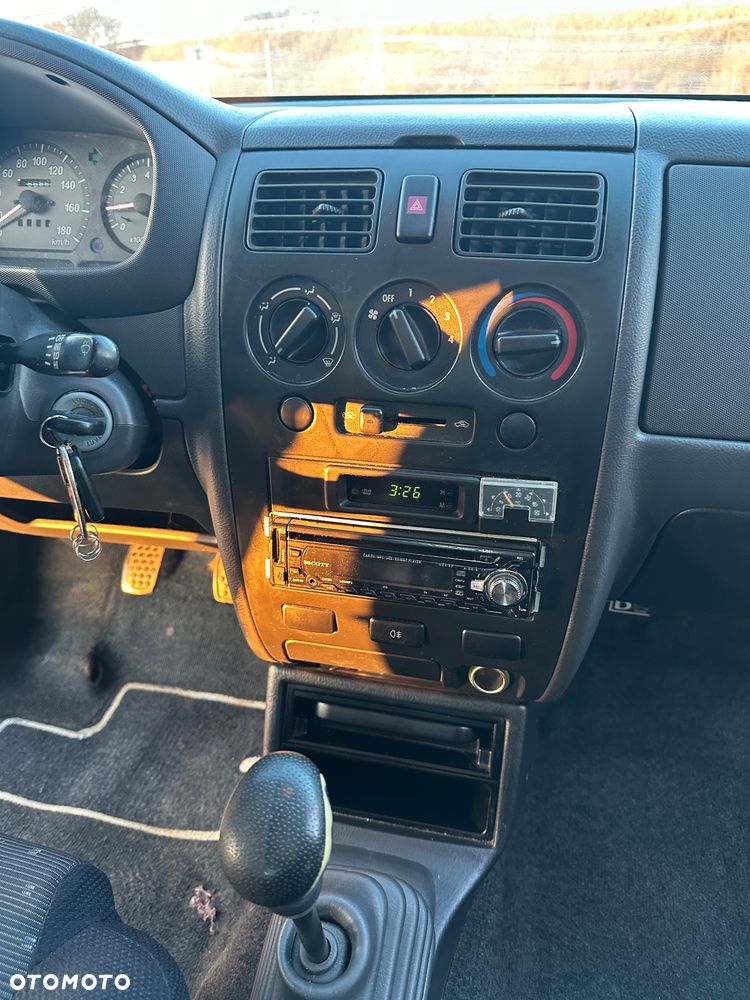 Daihatsu Sirion 1.0 Plus - 8