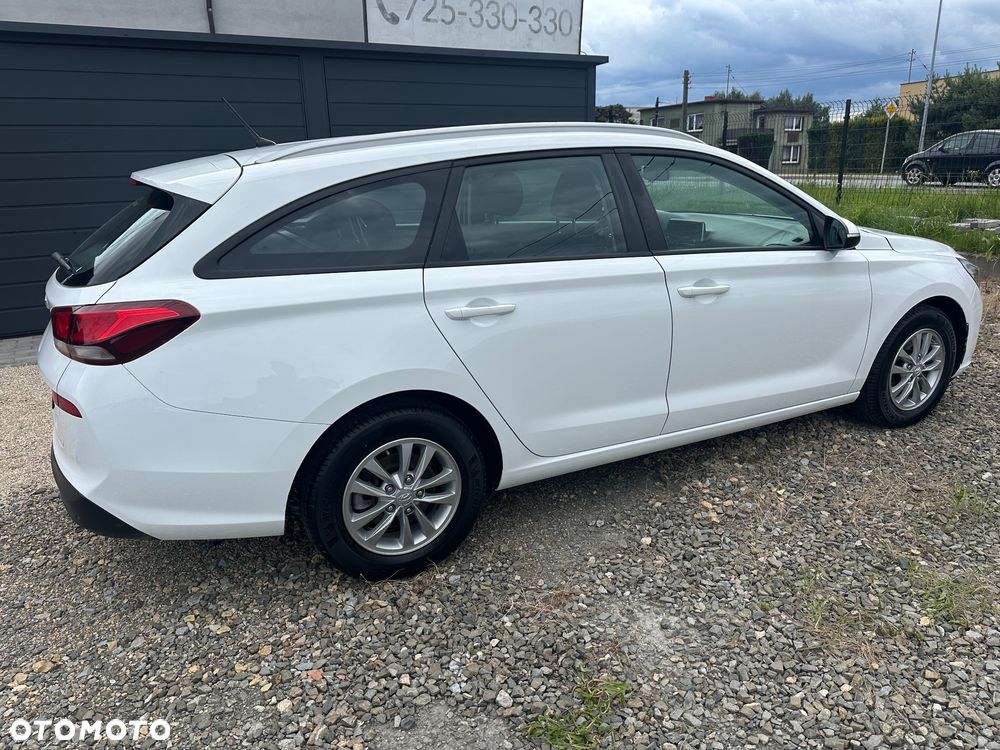 Hyundai i30 1.6 CRDi Classic + - 6