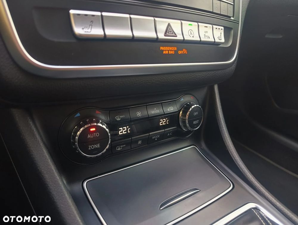 Mercedes-Benz GLA 180 Urban - 8