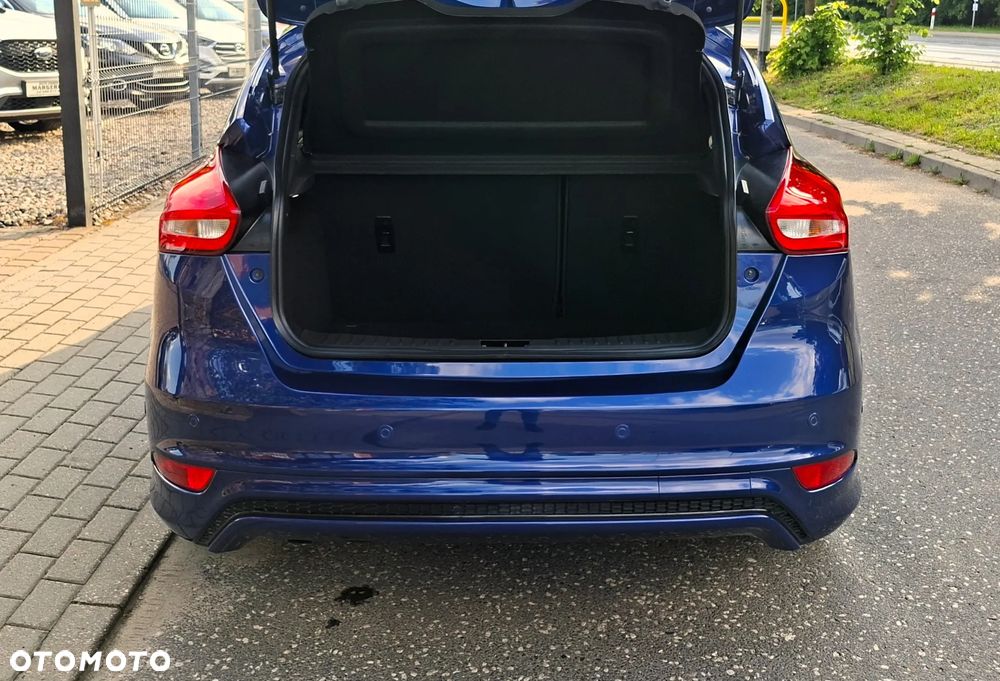 Ford Focus 1.5 EcoBlue Start-Stopp-System ST-LINE - 39