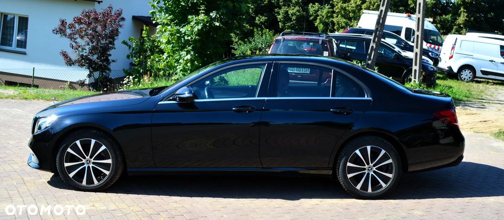 Mercedes-Benz Klasa E 220 d 4-Matic 9G-TRONIC - 12