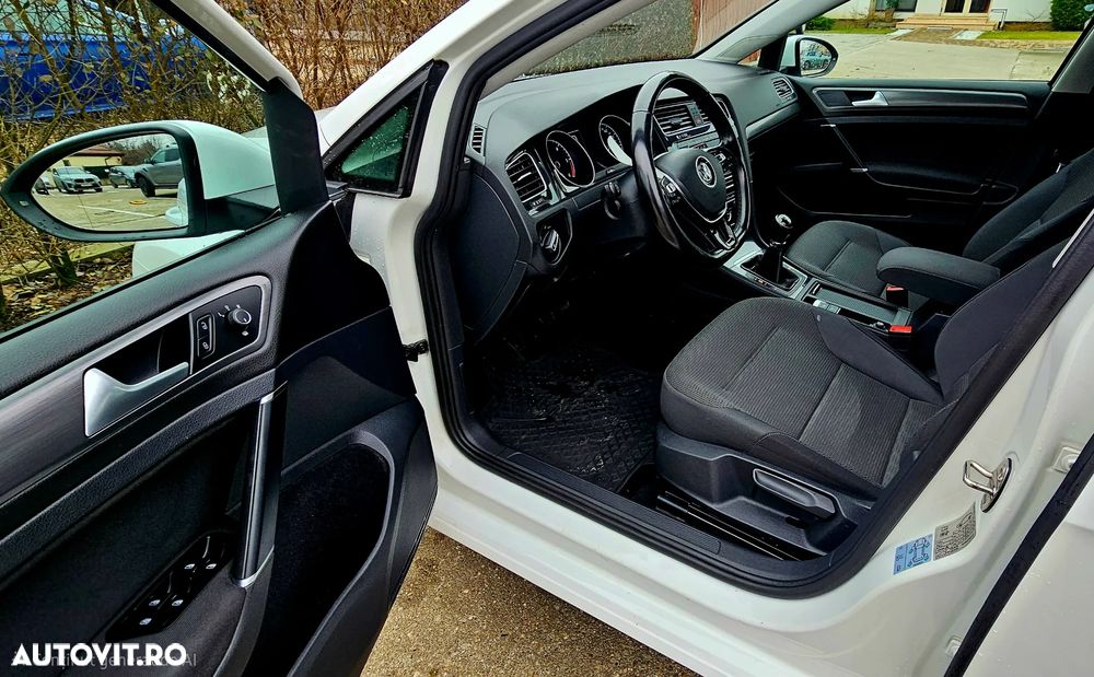 Volkswagen Golf 1.6 TDI Comfortline - 9