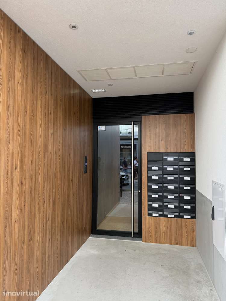 T0 mobilado com terraço privado, junto ao Hospital, Aveiro - Grande imagem: 4/8