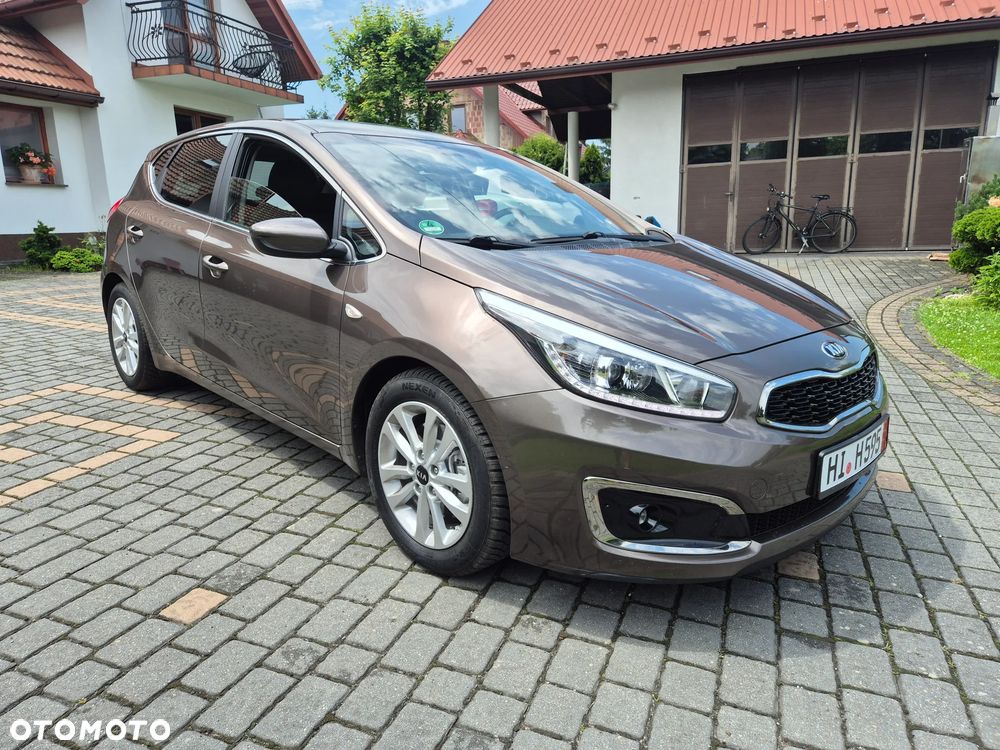 Kia Ceed 1.4 CVVT Dream-Team Edition - 4
