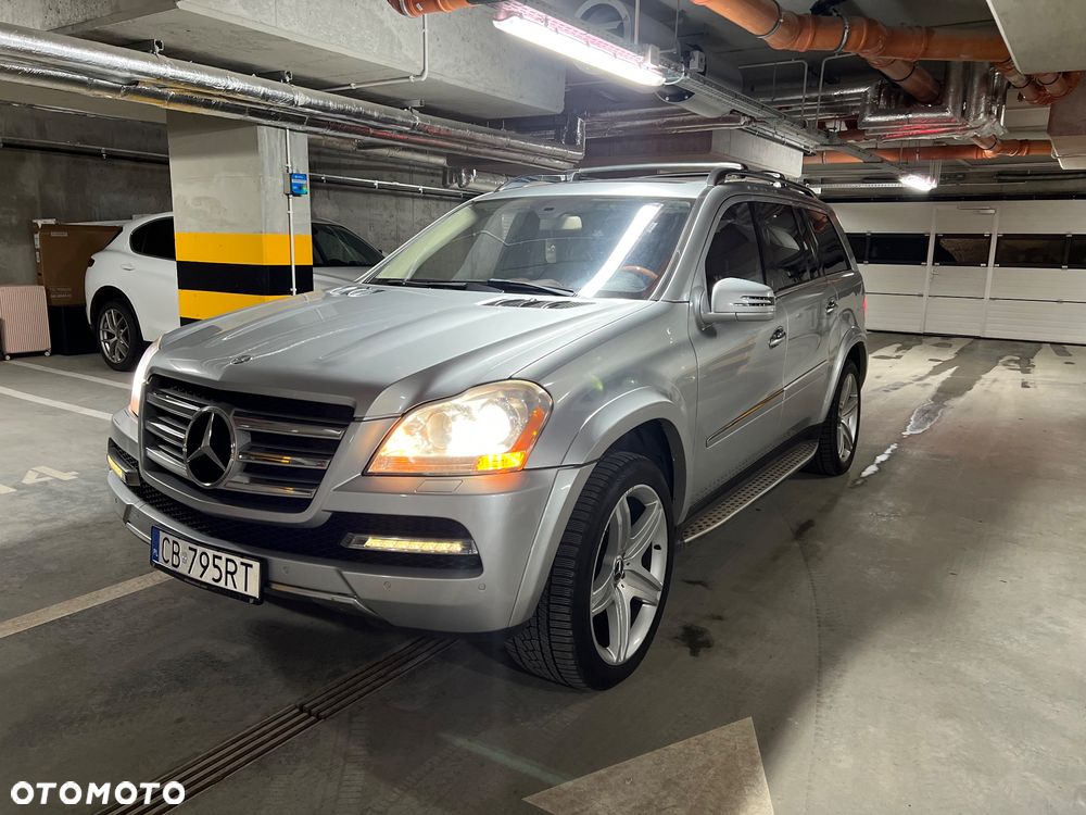 Mercedes-Benz GL 500 4Matic 7G-TRONIC - 8