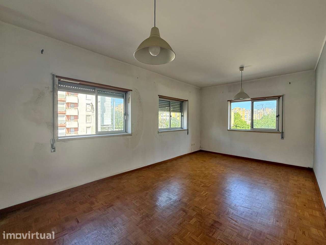 Apartamento T3  prédio com elevador, parqueamento no Monte da Caparica - Grande imagem: 3/37