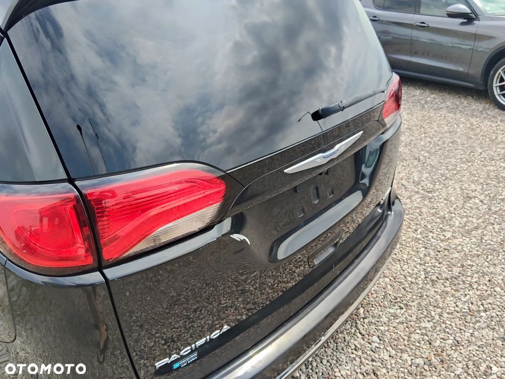 Chrysler Pacifica - 16