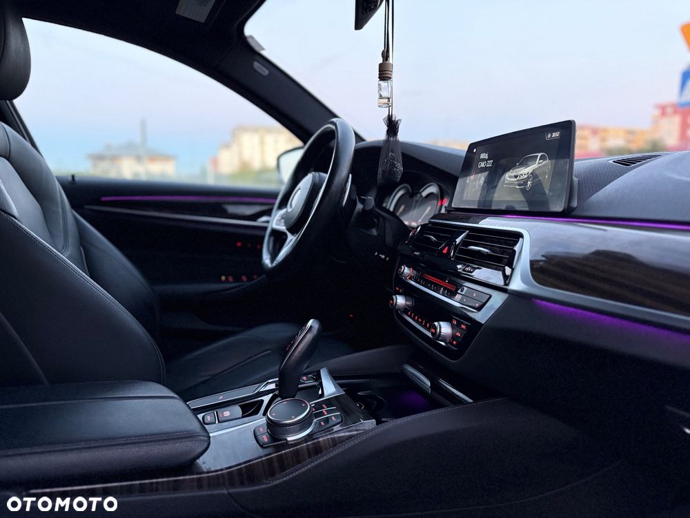 BMW Seria 5 530i - 11