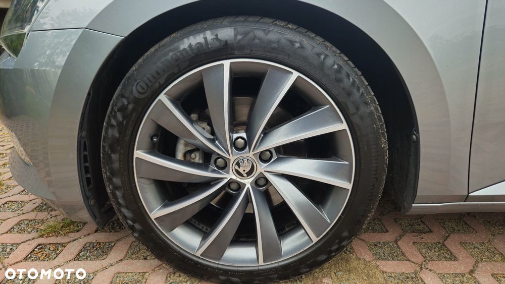 Skoda Superb 2.0 TDI L&K DSG - 27
