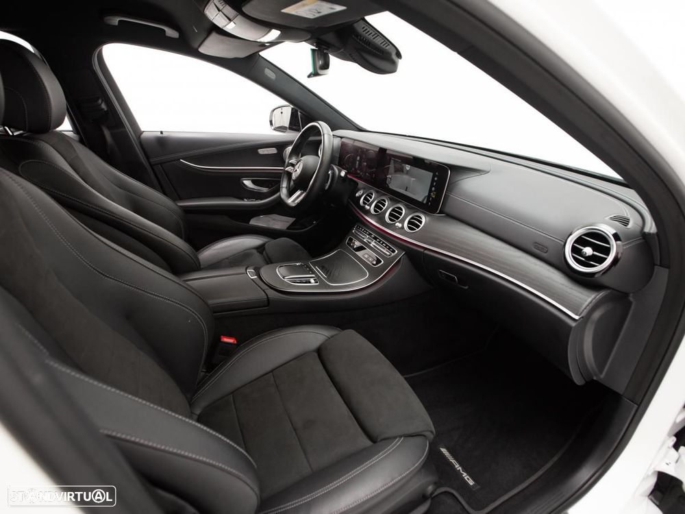 Mercedes-Benz E 300 de 4Matic 9G-TRONIC AMG Line - 9
