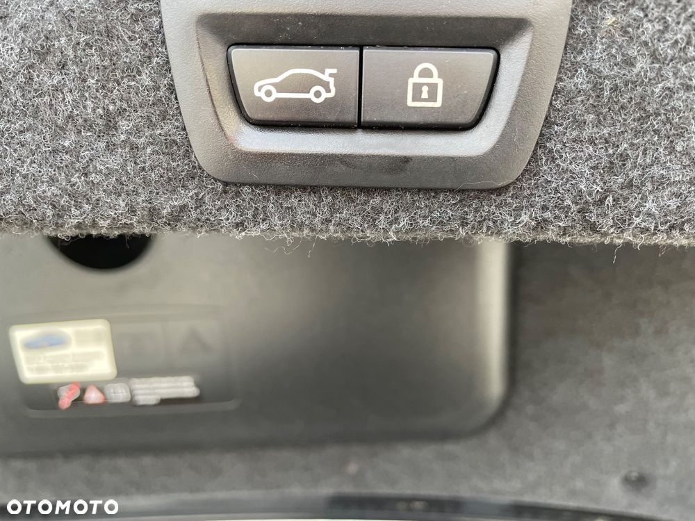 BMW Seria 5 528i xDrive Luxury Line - 16