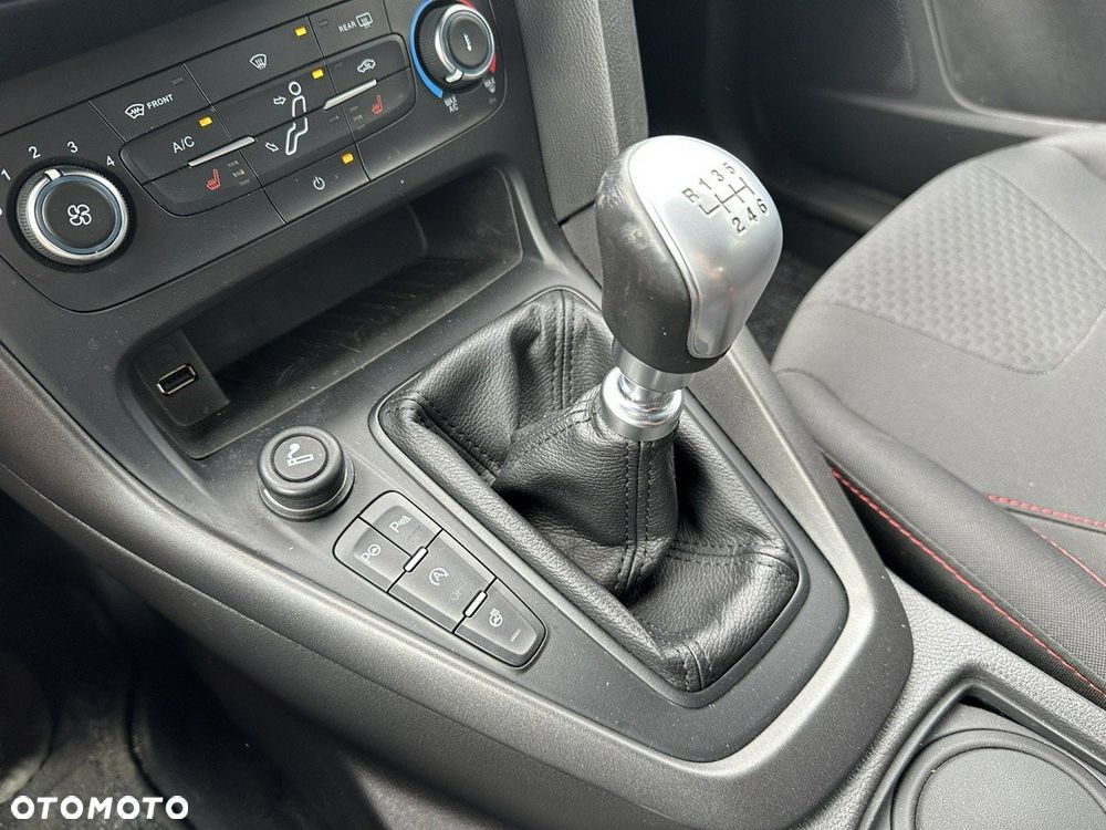 Ford Focus 1.0 EcoBoost ST-Line Black ASS - 26