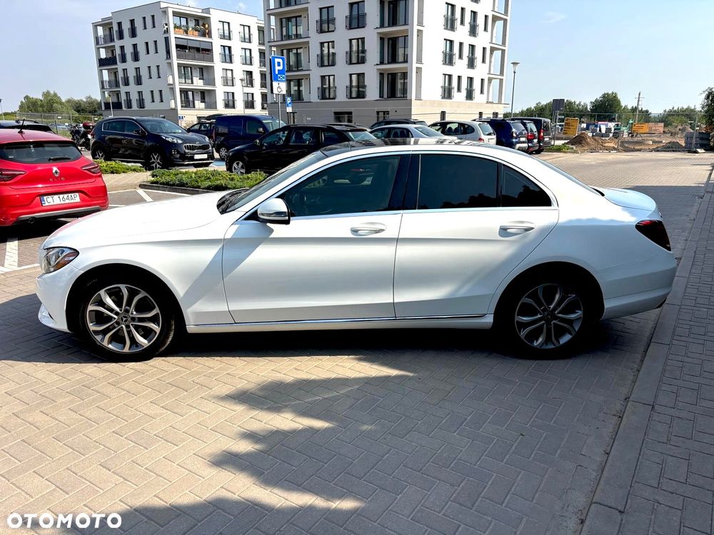 Mercedes-Benz Klasa C 300 9G-TRONIC AMG Line - 6