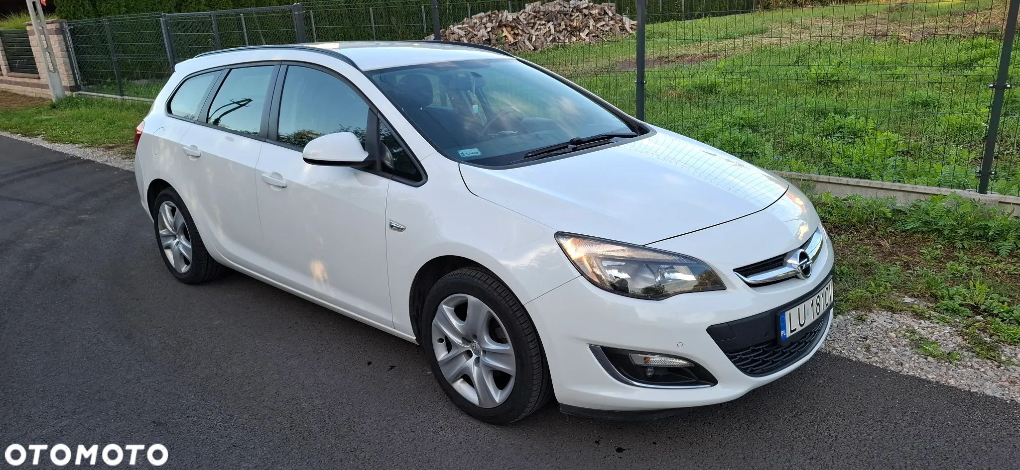 Opel Astra IV 1.4 T Active - 1