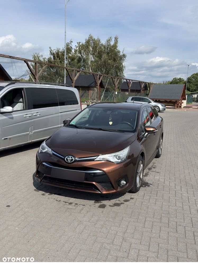 Toyota Avensis 2.0 D-4D Prestige - 1