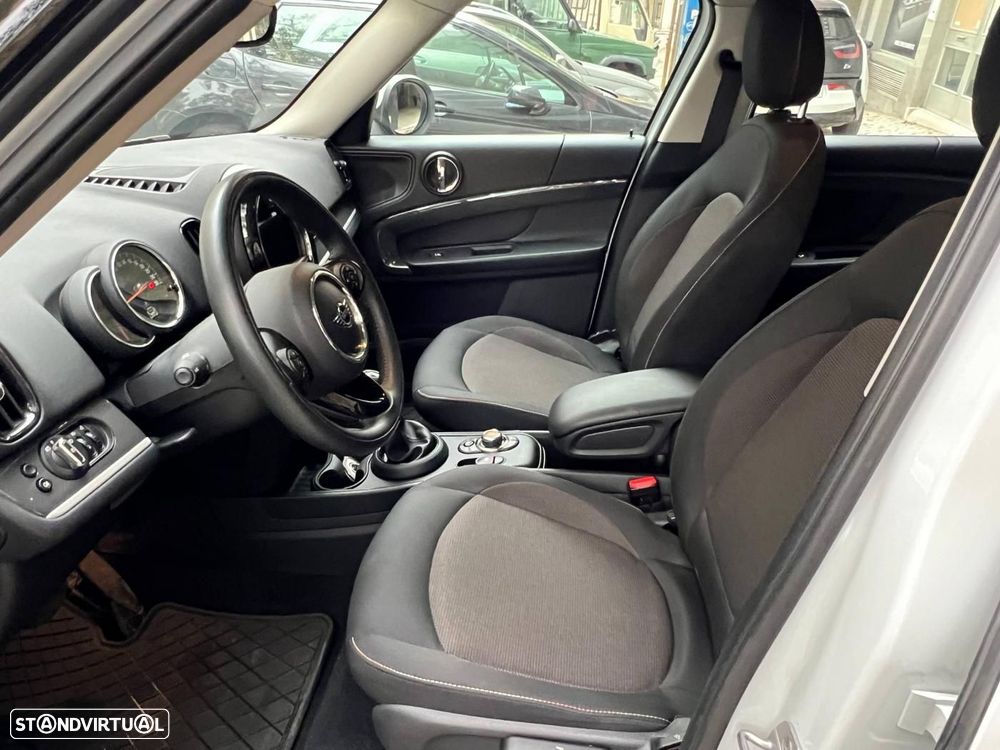 MINI Countryman Cooper SE ALL4 Auto - 16