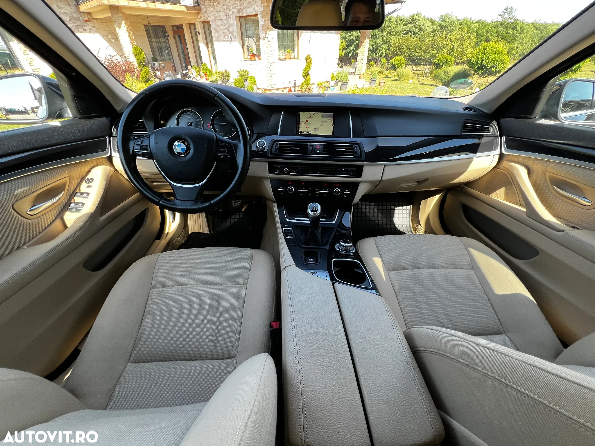 BMW Seria 5 525d Touring - 29