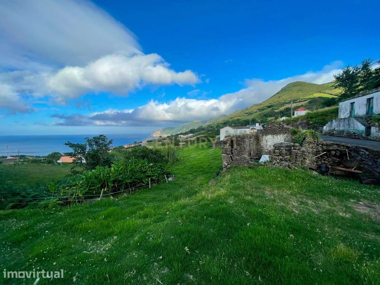 Ruína com Vista Mar em Ponta Delgada – Ilha das Flores - Grande imagem: 2/26
