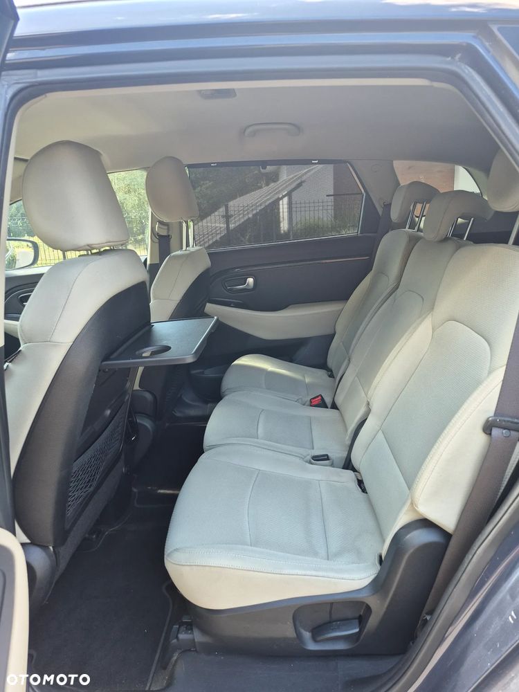 Kia Carens 1.7 CRDi Spirit - 13