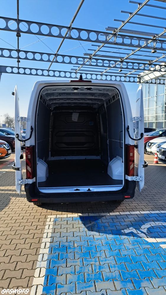 Nissan Interstar - 9