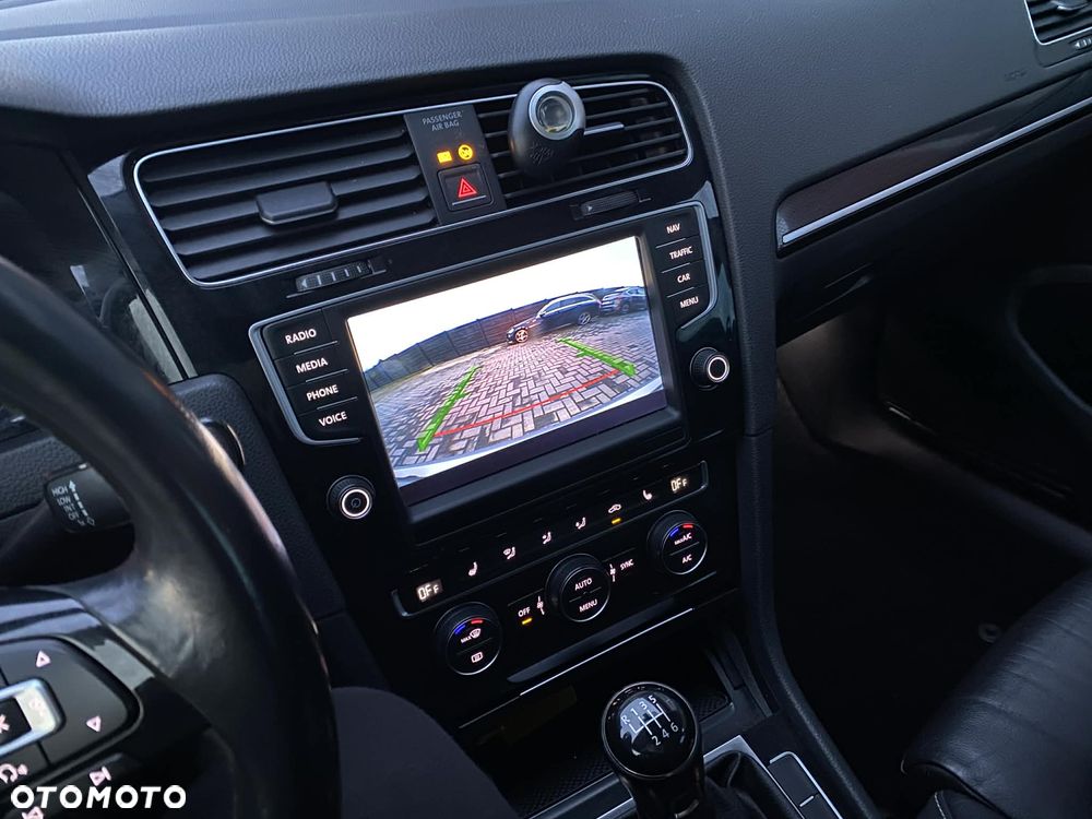 Volkswagen Golf 2.0 BlueTDI Highline - 18