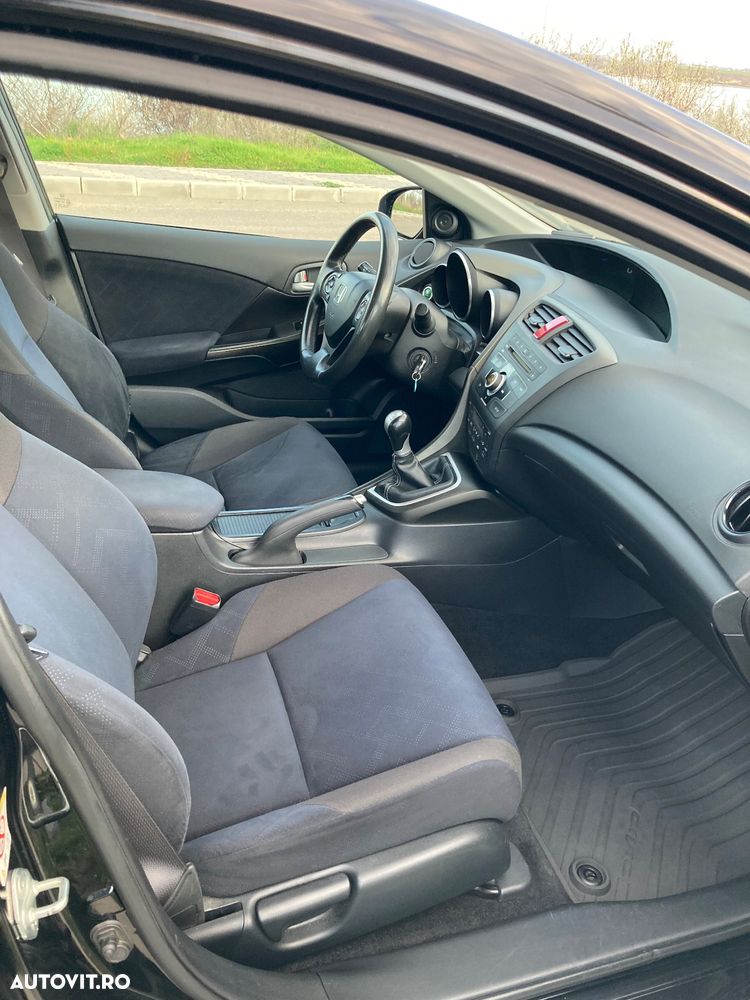 Honda Civic 1.8i Sport - 9