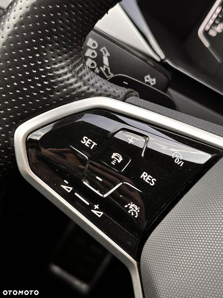 Volkswagen Arteon 2.0 TDI R-Line DSG - 33