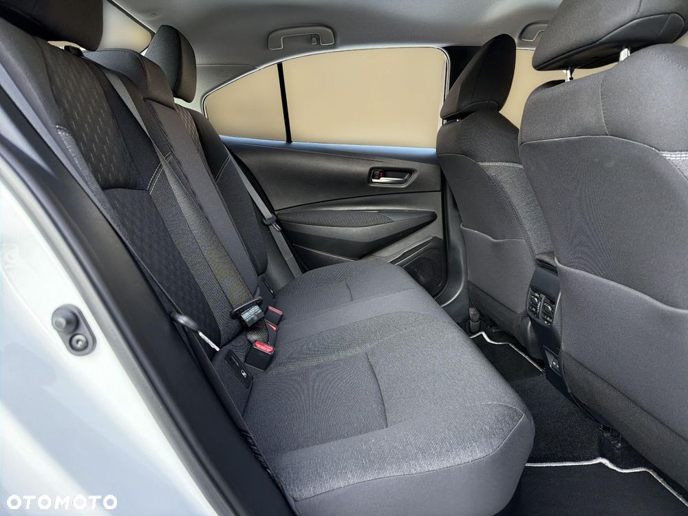 Toyota Corolla 1.8 Hybrid Comfort - 18