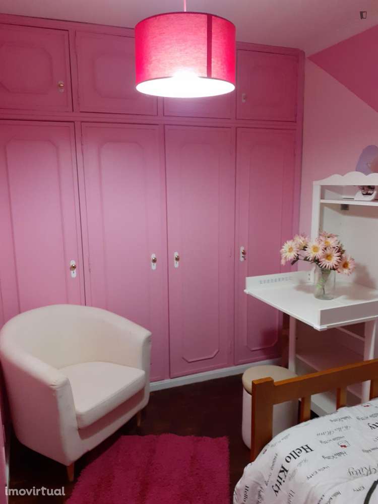 Quarto - localizado em Mafamude Porto - Grande imagem: 4/5