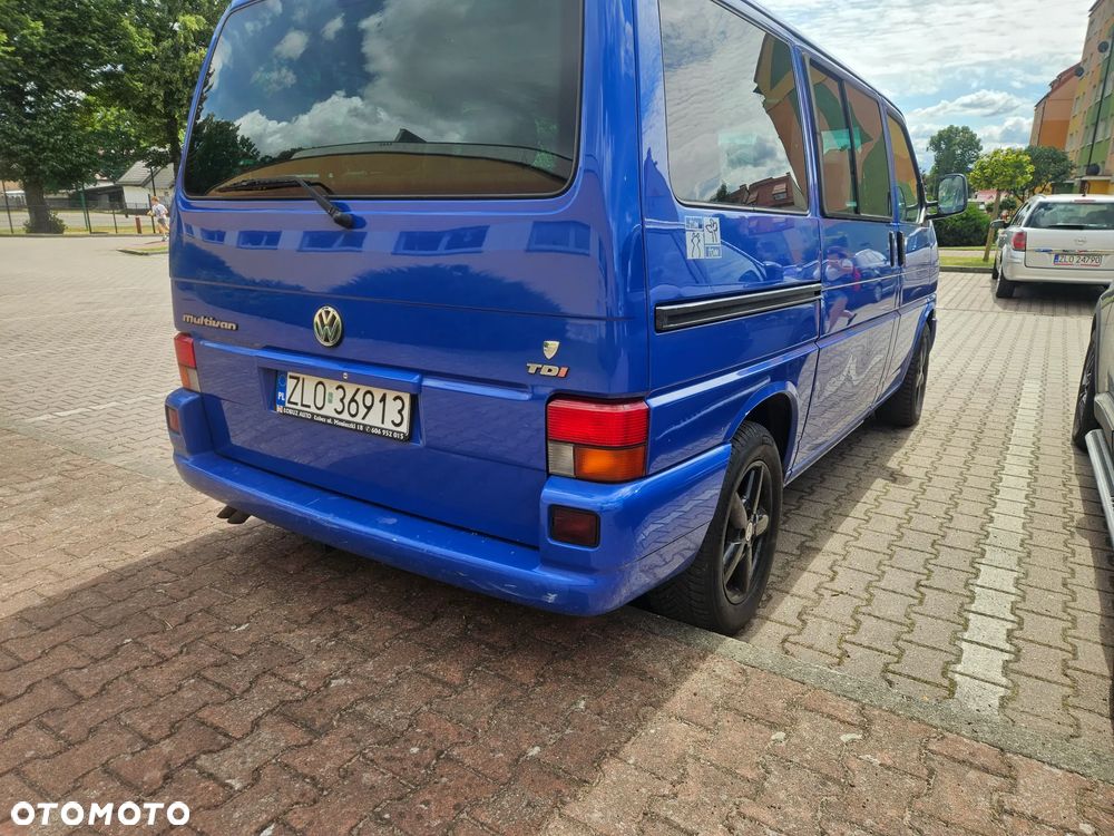 Volkswagen Multivan - 2
