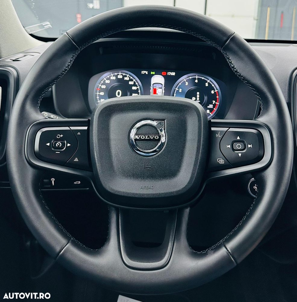 Volvo XC 40 T2 AT8 Momentum - 33